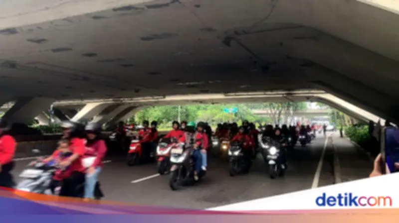 May Day 2026, Massa Buruh dan Ojol Konvoi Motor ke Monas