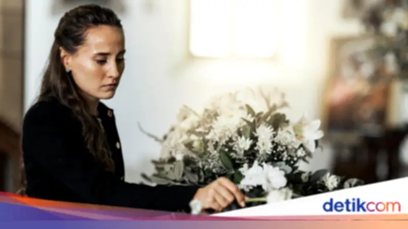 Mengapa Melayat Pakai Baju Hitam? Ini Asal-usulnya