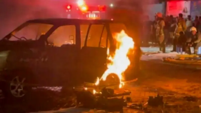 Mobil Ludes Terbakar di Kembangan, Diduga Angkut BBM dalam Jeriken