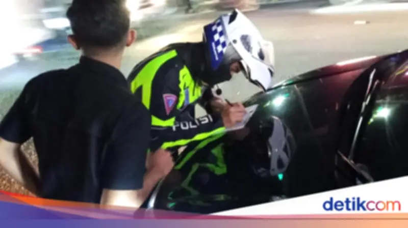 Mobil Mewah Berpelat Mirip RI di Tangerang Ditilang Polisi