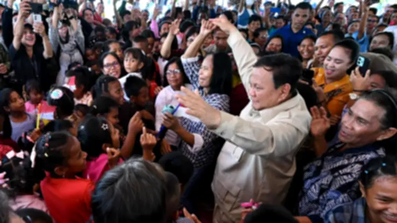 Momen Hangat Prabowo Bersama Warga Pulau Miangas Saat Lagu Daerah Diputar