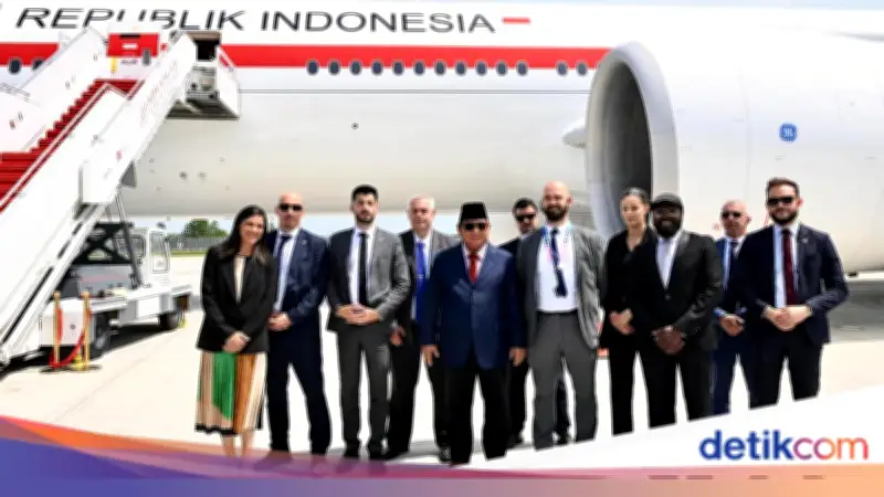 Momen Hangat Prabowo di Bandara Orly Sebelum Tinggalkan Paris