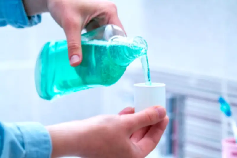 Pakar Kebersihan Sarankan Masukkan Obat Kumur ke Mesin Cuci, Ini Efeknya