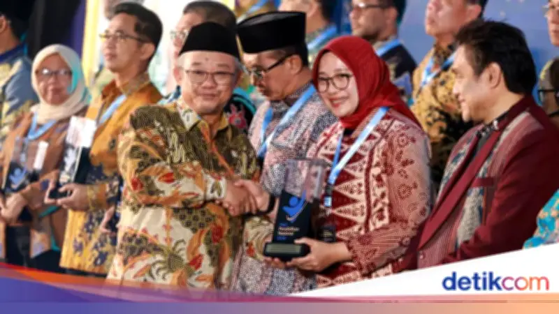 Pemkab Banyuwangi Raih Dua Penghargaan Pendidikan dari Kemendikdasmen