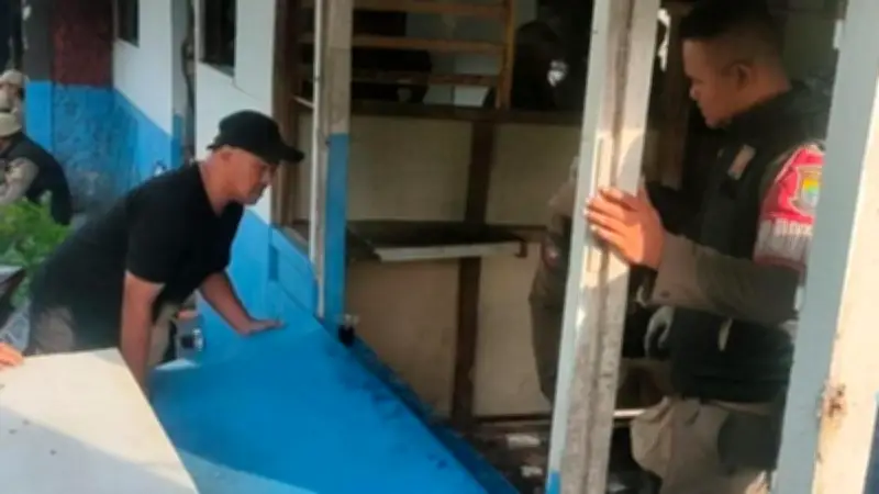 Pemprov Jabar dan Pemkab Cianjur Tertibkan 40 Kios di Jalur Puncak