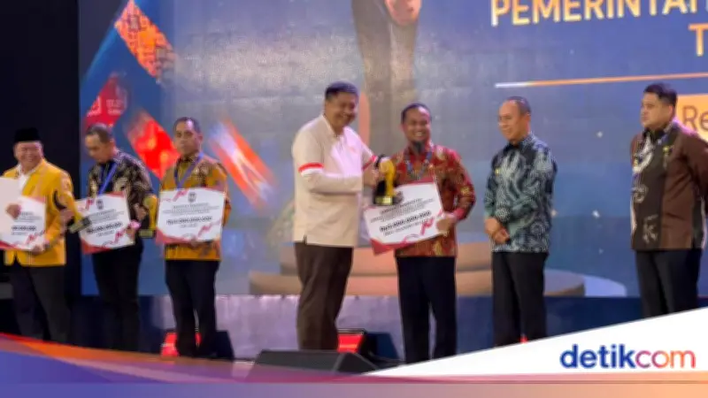 Pemprov Sulsel Raih Penghargaan Creative Financing Terbaik 1