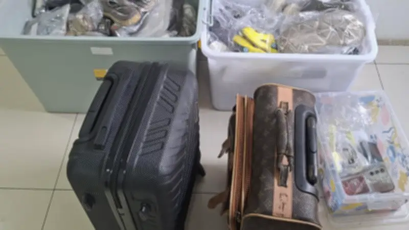 Penampakan Barang Korban Kecelakaan KRL di Stasiun Bekasi Timur, Bisa Diambil