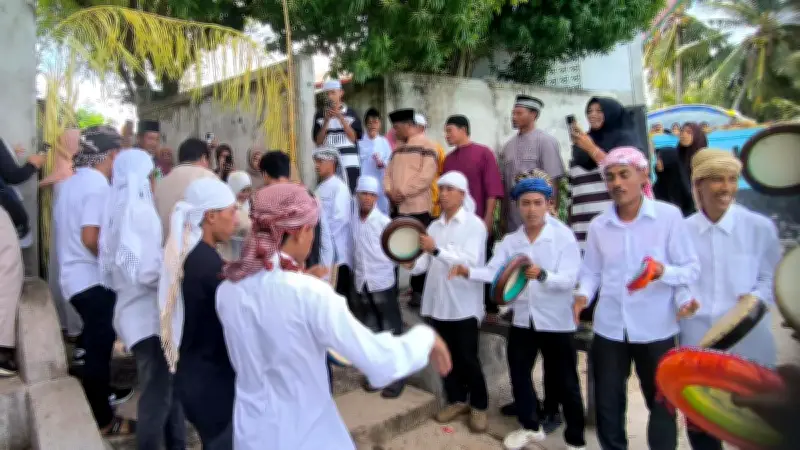 Penantian Panjang Demi Sekantong Daging Kurban di Pulau Tiga