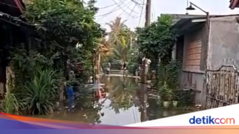 Perumahan di Depok Terendam Banjir 70 Cm Kini Surut, Longsor Juga Terjadi