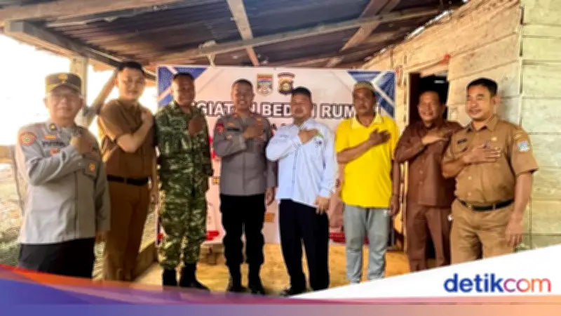Polda Sumsel Bedah Rumah Dua Warga Muratara Dukung Program Nasional