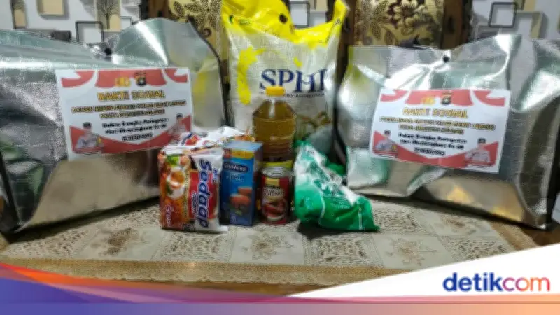 Polda Sumsel Salurkan Bantuan Sembako untuk Lansia di Empat Lawang