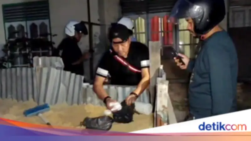 Polisi Gerebek Kampung Narkoba, Sabu dan Ekstasi Ditemukan dalam Gundukan Pasir