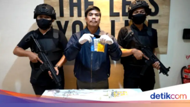 Polisi Gerebek Kios Hijau di Jagakarsa, Jual Obat Keras Ilegal
