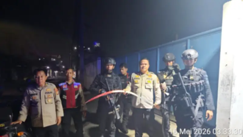 Polisi Sita Parang 1 Meter di Lokasi Tawuran Kosambi Timur