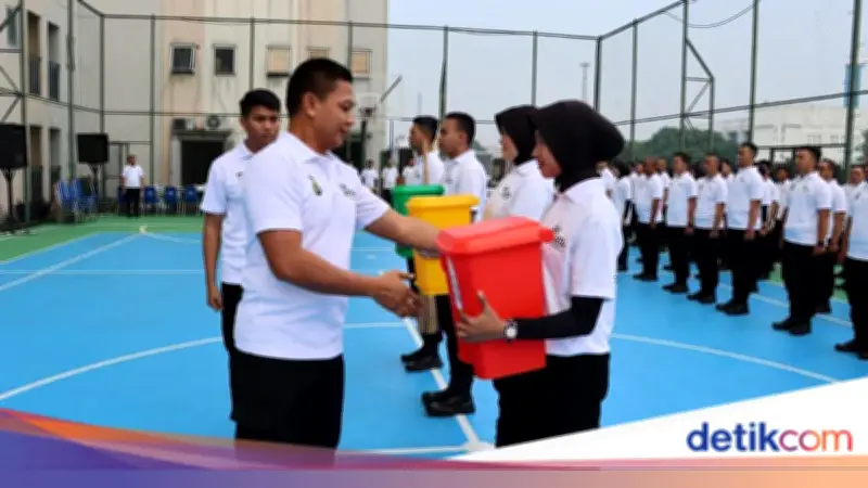 Polres Depok Ikut Dorong Budaya Bersih dan Asri Lewat Gerakan Pilah Sampah