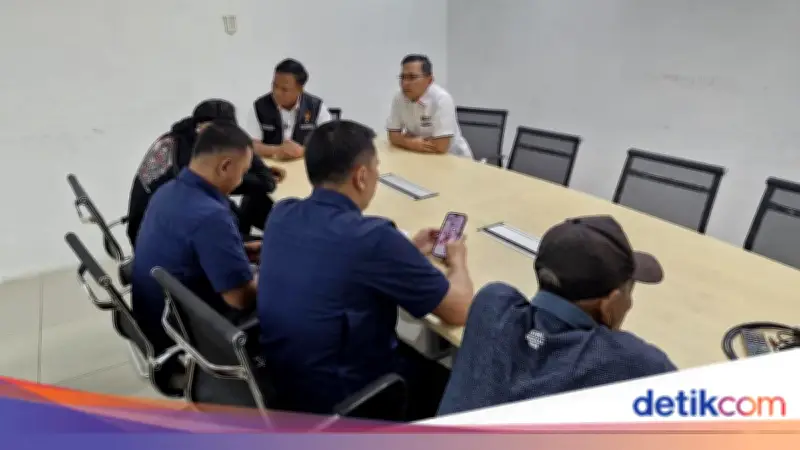 Polri Evakuasi 2 WNI Korban Sekap Sindikat Penyelundup Timah di Malaysia