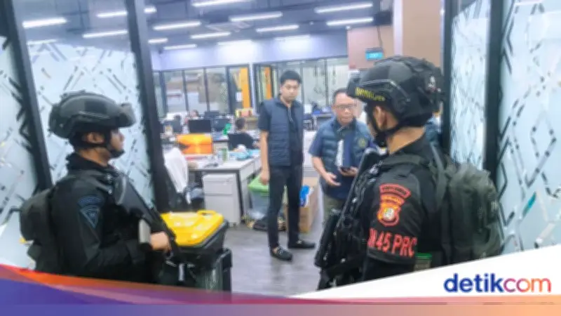 Polri Kejar Bos Markas Judol di Hayam Wuruk, 321 WNA Ditangkap