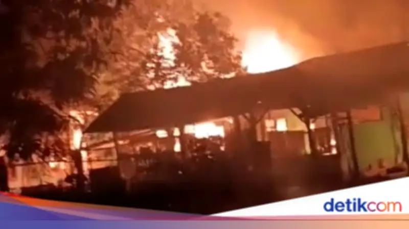 Ponpes di Mesuji Lampung Dibakar Massa Akibat Isu Pencabulan