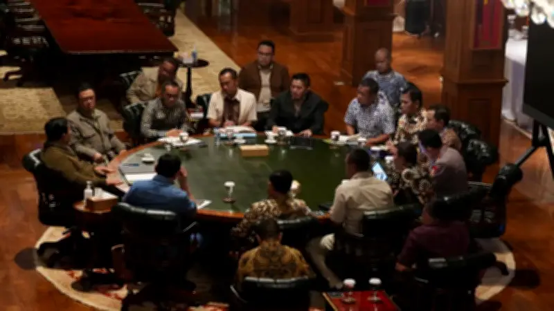Prabowo Gelar Rapat Terbatas di Hambalang Bahas Geopolitik dan Prioritas Nasional