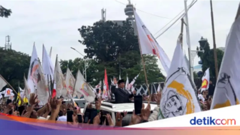 Prabowo Sapa Massa Aksi Damai di Depan Gedung DPR, Dukung Ekonomi Kerakyatan