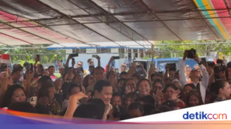 Prabowo Takjub Warga Miangas Hafal Nama Menteri Kabinet