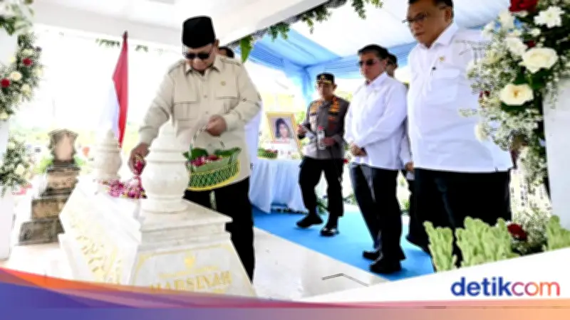 Prabowo Ziarah ke Makam Marsinah, Tabur Bunga dan Doa di Nganjuk