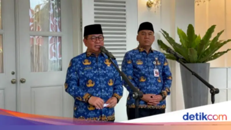 Pramono Larang Pedagang Hewan Kurban Jualan di Trotoar, Beri Peringatan
