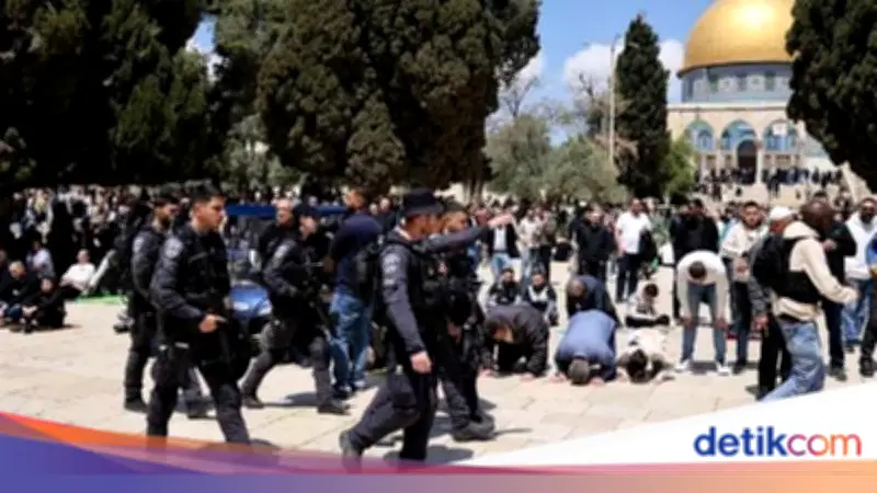 Puluhan Pemukim Israel Serbu Masjid Al-Aqsa, Menteri Juga Ikut