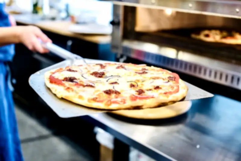 Resep Pizza Teflon Ala Rumahan, Adonan Tipis dan Keju Lumer