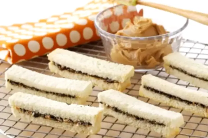 Resep Sandwich Cokelat Kacang Renyah, Camilan Simple dari Roti Tawar