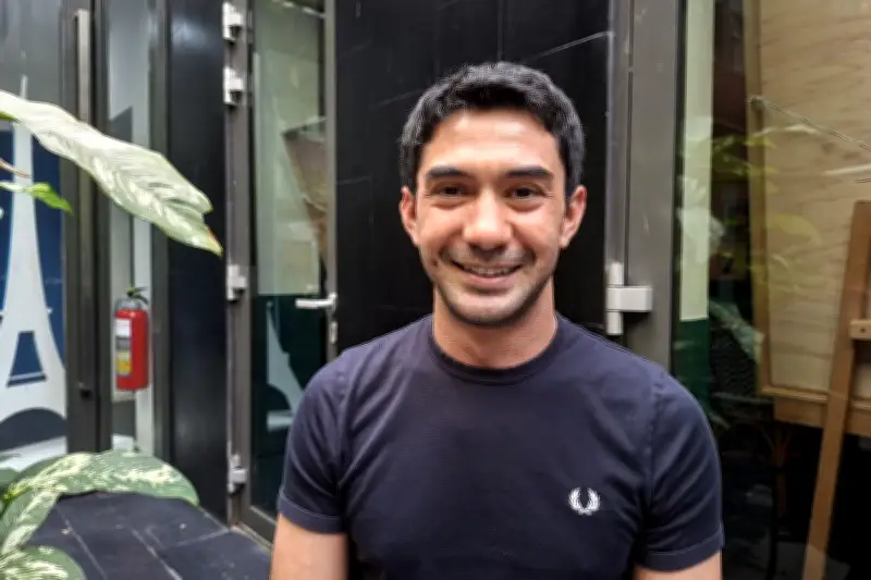 Reza Rahadian Perlakukan Aktor Tunanetra Seperti Aktor Lain