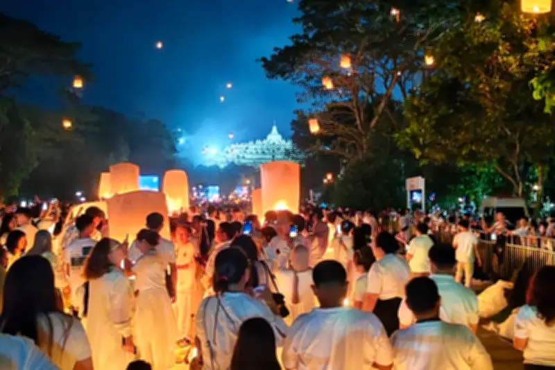 Ribuan Lampion Waisak Terangi Langit Candi Borobudur