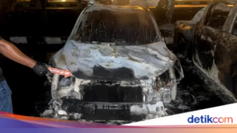 Ricuh Suporter Persipura vs Adhyaksa FC, Kendaraan Dibakar di Jayapura
