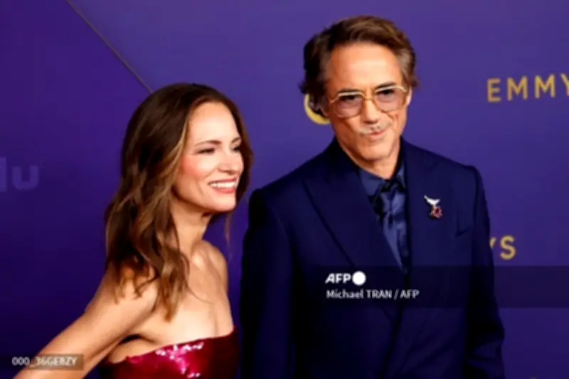 Robert Downey Jr. Bicara Film Sherlock Holmes 3, Keputusan di Tangan Istri