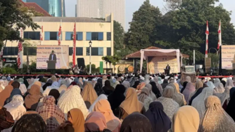 Salat Id di Balai Kota DKI, Gus Faiz Ajak Teladani Keikhlasan Nabi Ibrahim