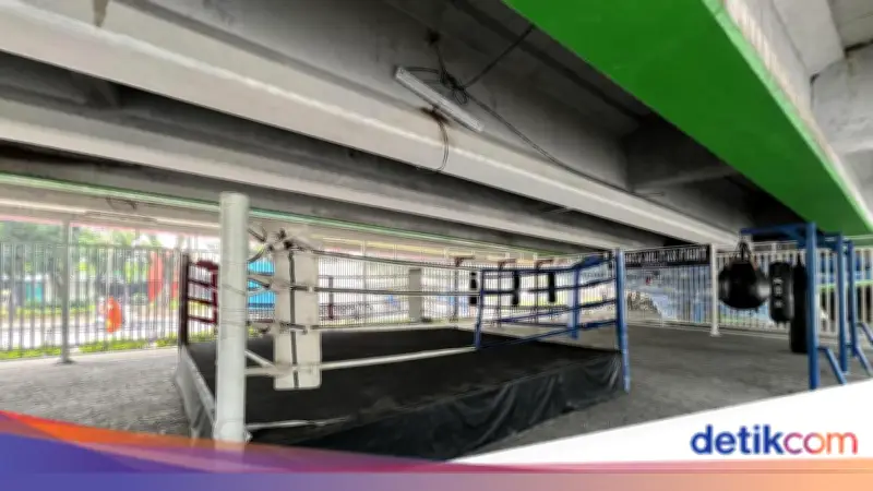Samsak dan Ring Tinju Hadir di Kolong Flyover Pasar Rebo
