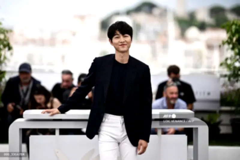 Song Joong Ki Kembali ke KBS Setelah Hampir 10 Tahun Lewat Drama Love Cloud