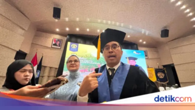 Stafsus Pramono Dikukuhkan Jadi Guru Besar UI, Diminta Bantu Atasi Masalah Jakarta