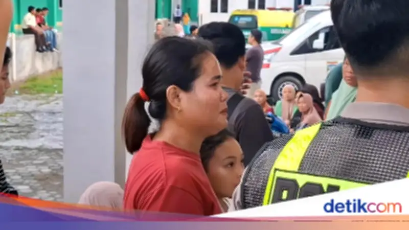 Tangis Istri Sopir Truk BBM Korban Kecelakaan Bus ALS di Sumsel