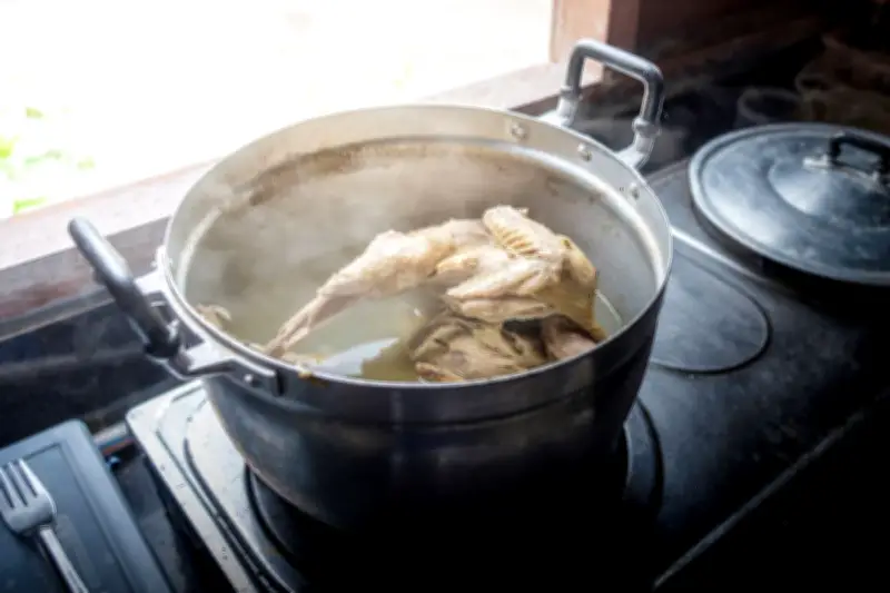 Tanpa Presto, Begini Cara Masak Ayam Kampung Agar Cepat Empuk