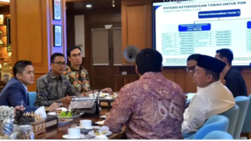 Teddy Kumpulkan Menteri dan BUMN Bahas Lahan untuk Mega Proyek 100 GW