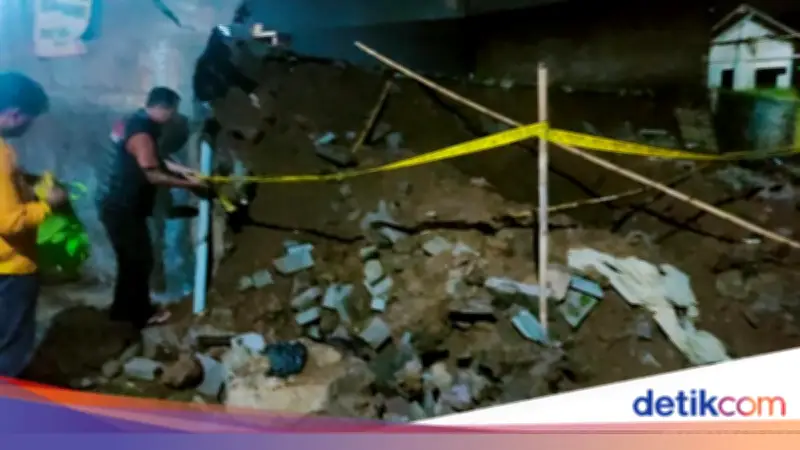 Tembok Penahan Tanah 2,5 Meter di Cianjur Longsor, Satu Pekerja Tewas