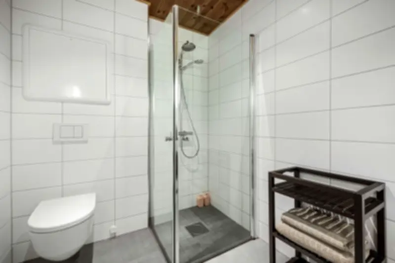 Tips Membuat Kamar Mandi Sempit Terlihat Luas Tanpa Renovasi