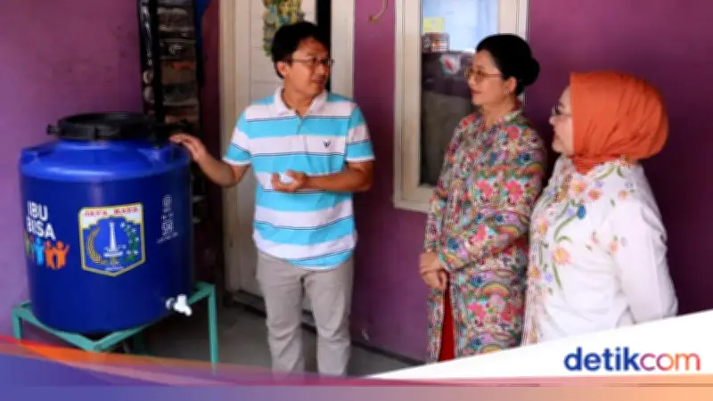 TP PKK DKI dan Daya Wanita PAM JAYA Bagikan 357 Toren Air Gratis di Jakarta Timur