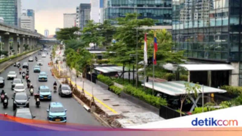 Trotoar Jl Rasuna Said Kini Lebih Lebar dan Tertata Rapi