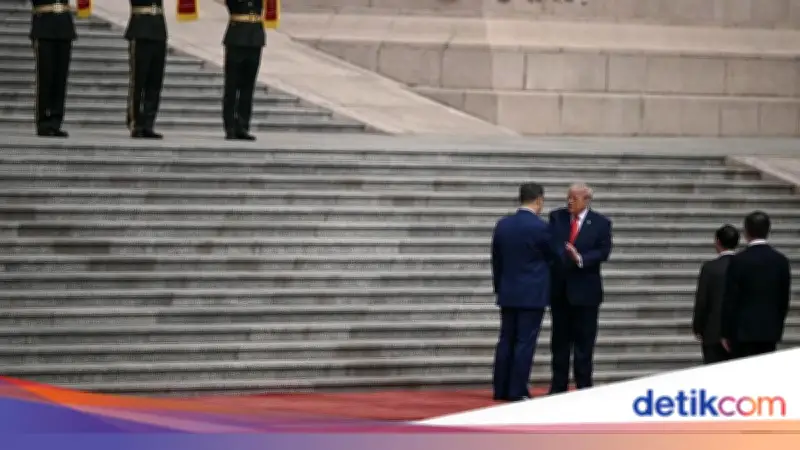 Trump dan Xi Jinping Bertemu di Beijing, Diawali Jabat Tangan