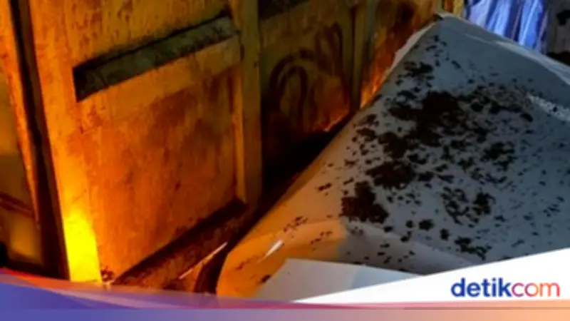 Wagub Sumbar Vasko Ruseimy Alami Kecelakaan, Mobil Ringsek Tabrak Truk