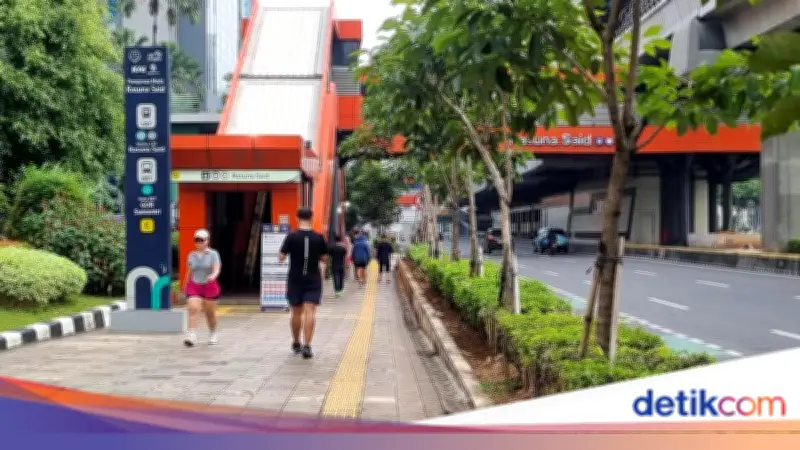 Warga Kecele CFD Rasuna Said Ditiadakan, Olahraga di Trotoar