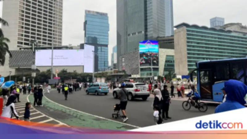 Warga Tak Tahu CFD Bundaran HI Ditiadakan Saat Waisak, Begini Ceritanya