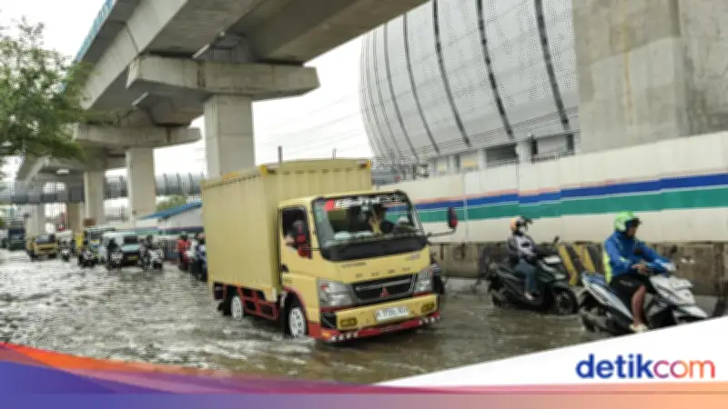 Waspada Banjir Rob di 12 Wilayah Pesisir Jakarta Hingga 8 Mei